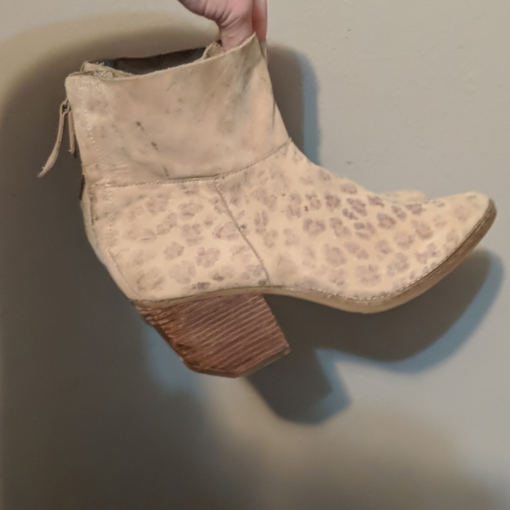 Matisse suede cheetah booties